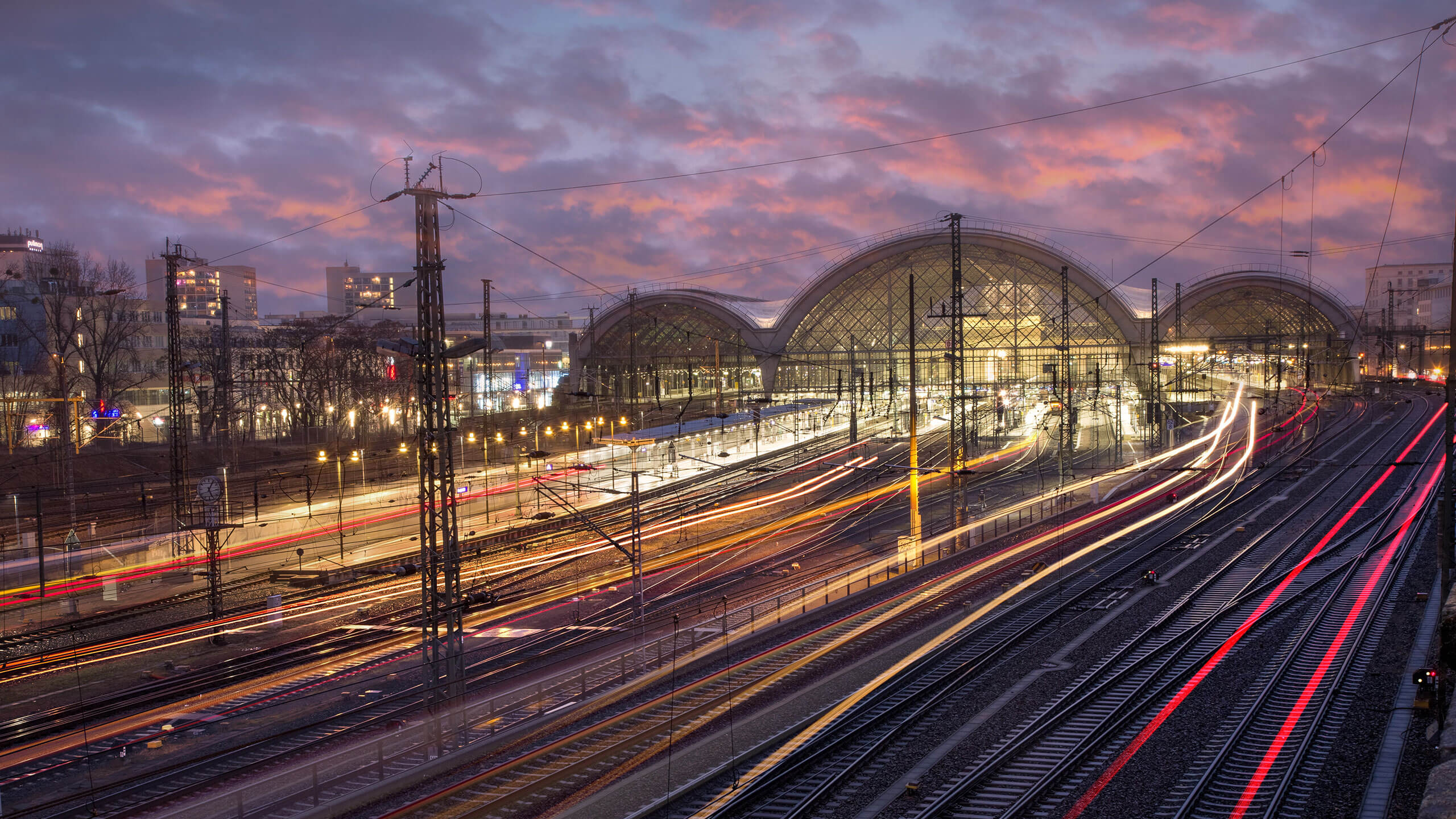 Dresden Central Station: renewal of its 32,000 m² membrane roof by PFEIFER Structures.